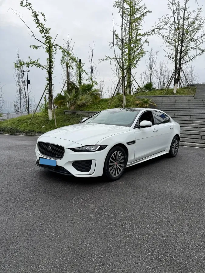 2021 Jaguar XEL 2.0T 200HP L4 8AT,autocango,china used car exporter,china ev exporter,chinese used car exporter,chinese used ev exporter