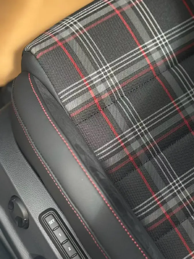 2018 Volkswagen GolfGTI 2.0T 220HP L4 7DCT,autocango,china used car exporter,china ev exporter,chinese used car exporter,chinese used ev exporter