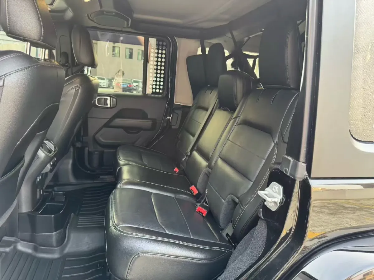 2019 Jeep Wrangler 2.0T 266HP L4 8AT,autocango,china used car exporter,china ev exporter,chinese used car exporter,chinese used ev exporter