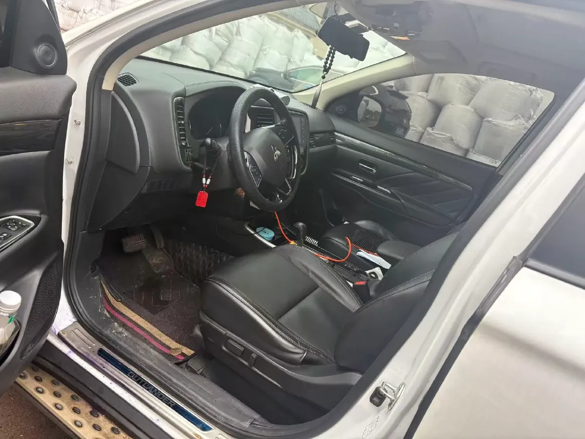 2019 Mitsubishi Outlander 2.0L 166HP L4 CVT,autocango,china used car exporter,china ev exporter,chinese used car exporter,chinese used ev exporter