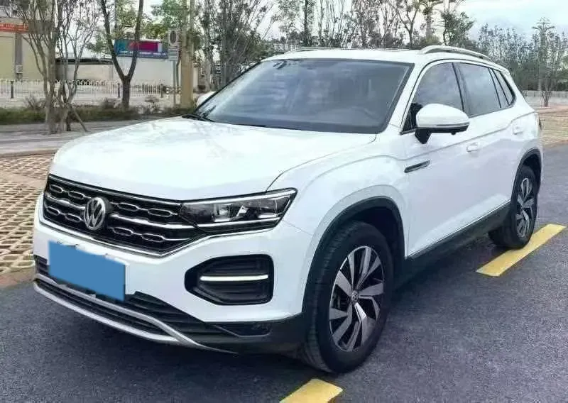 2019 Jeep Cherokee 2.0T 234HP L4 9AT,autocango,china used car exporter,china ev exporter,chinese used car exporter,chinese used ev exporter