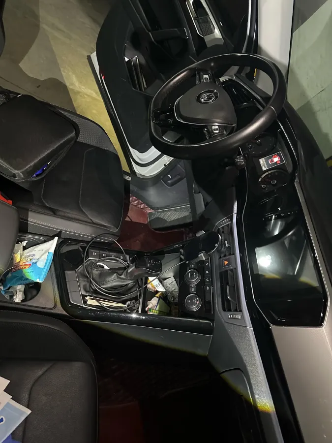 2019 Jeep Cherokee 2.0T 234HP L4 9AT,autocango,china used car exporter,china ev exporter,chinese used car exporter,chinese used ev exporter