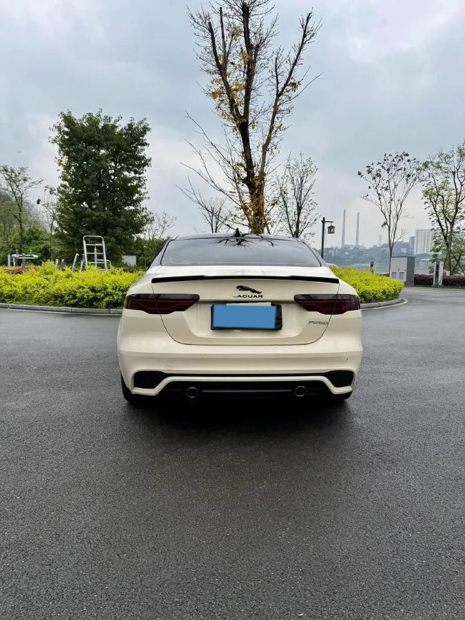 2022 Jaguar XEL 2.0T 250HP L4 8AT,autocango,china used car exporter,china ev exporter,chinese used car exporter,chinese used ev exporter