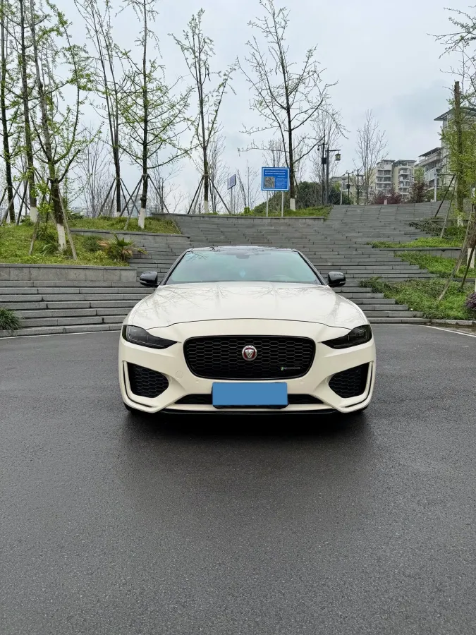 2022 Jaguar XEL 2.0T 250HP L4 8AT,autocango,china used car exporter,china ev exporter,chinese used car exporter,chinese used ev exporter