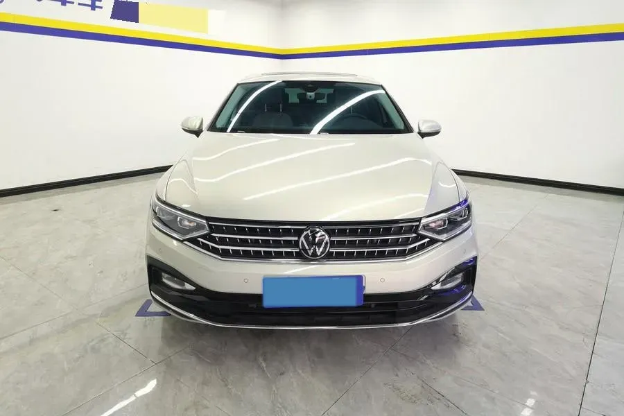 2023 Volkswagen Magotan 2.0T 186HP L4 7DCT,autocango,china used car exporter,china ev exporter,chinese used car exporter,chinese used ev exporter