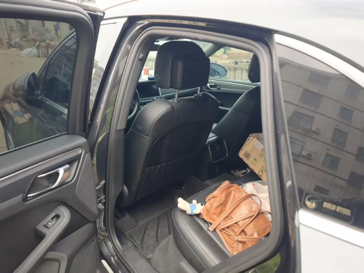 2020 Porsche Macan 2.0T 252HP L4 7DCT,autocango,china used car exporter,china ev exporter,chinese used car exporter,chinese used ev exporter