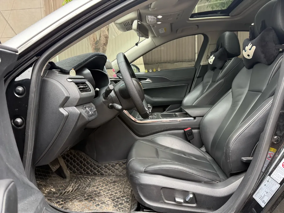 2022 HongQi H5 1.8T 197HP L4 6AT,autocango,china used car exporter,china ev exporter,chinese used car exporter,chinese used ev exporter