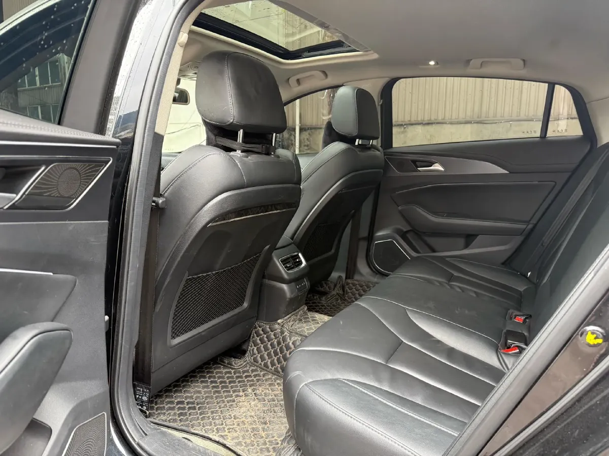 2022 HongQi H5 1.8T 197HP L4 6AT,autocango,china used car exporter,china ev exporter,chinese used car exporter,chinese used ev exporter