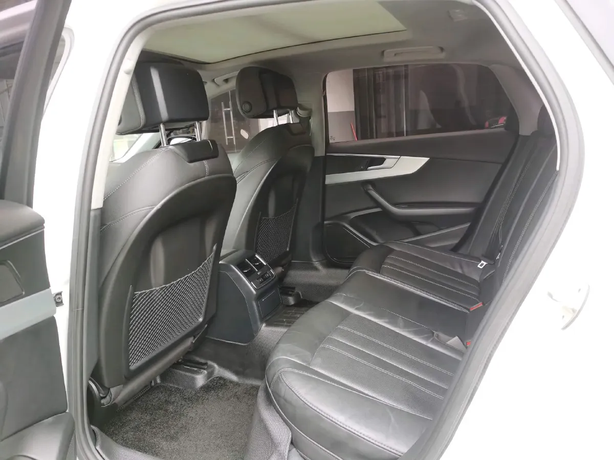 2020 Audi A4L 2.0T 190HP L4 7DCT,autocango,china used car exporter,china ev exporter,chinese used car exporter,chinese used ev exporter