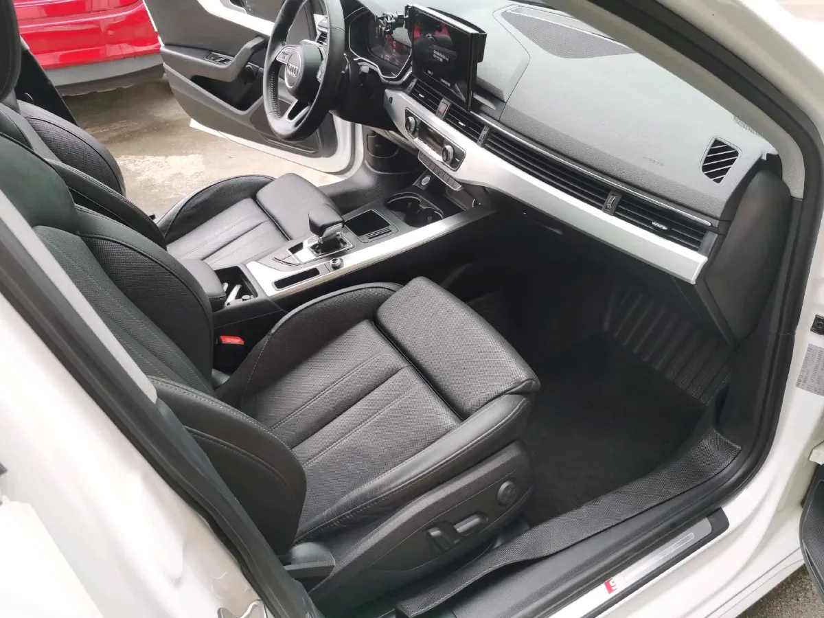 2020 Audi A4L 2.0T 190HP L4 7DCT,autocango,china used car exporter,china ev exporter,chinese used car exporter,chinese used ev exporter