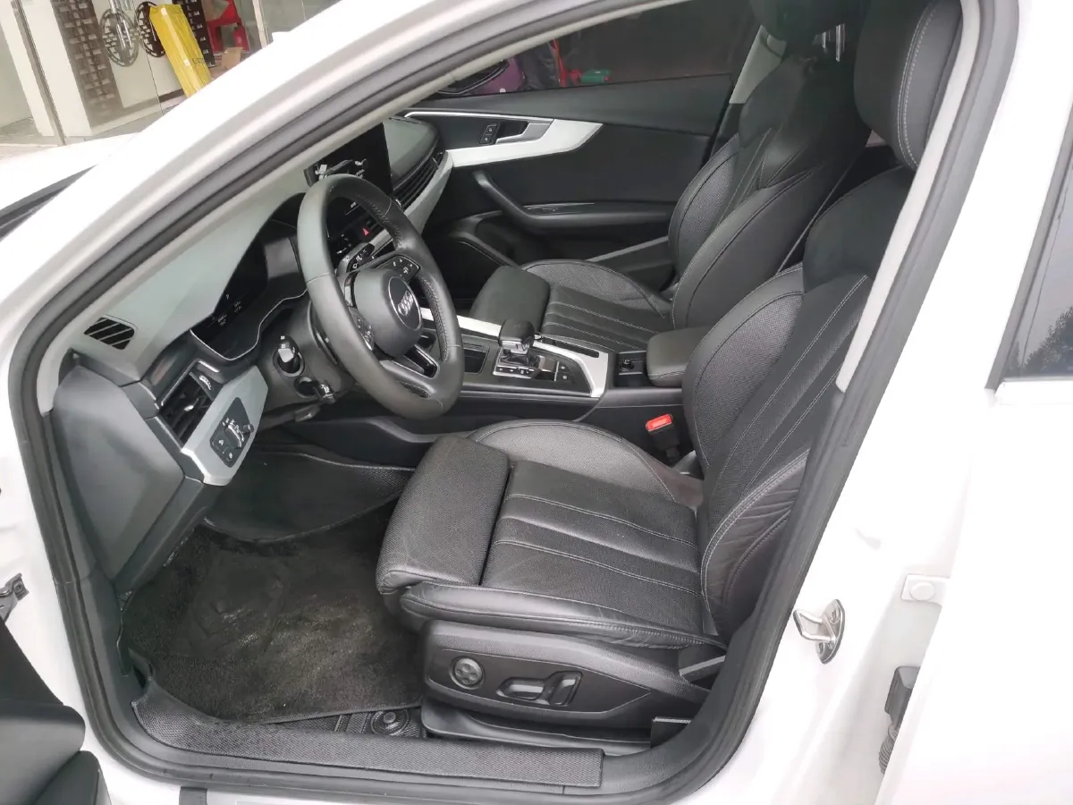 2020 Audi A4L 2.0T 190HP L4 7DCT,autocango,china used car exporter,china ev exporter,chinese used car exporter,chinese used ev exporter