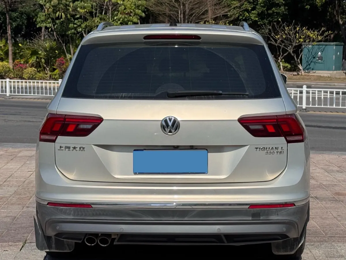 2018 Volkswagen Tiguan L 2.0T 186HP L4 7DCT,autocango,china used car exporter,china ev exporter,chinese used car exporter,chinese used ev exporter