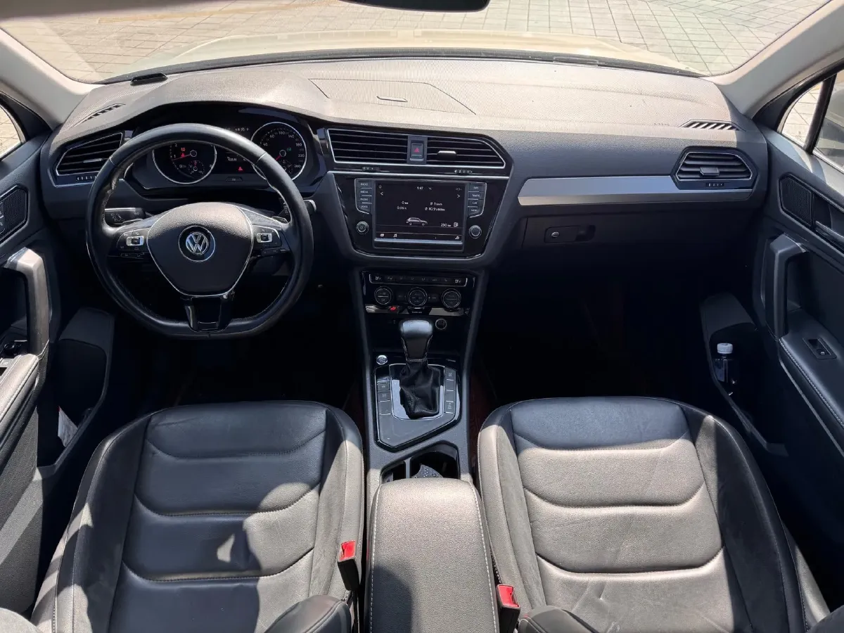 2018 Volkswagen Tiguan L 2.0T 186HP L4 7DCT,autocango,china used car exporter,china ev exporter,chinese used car exporter,chinese used ev exporter