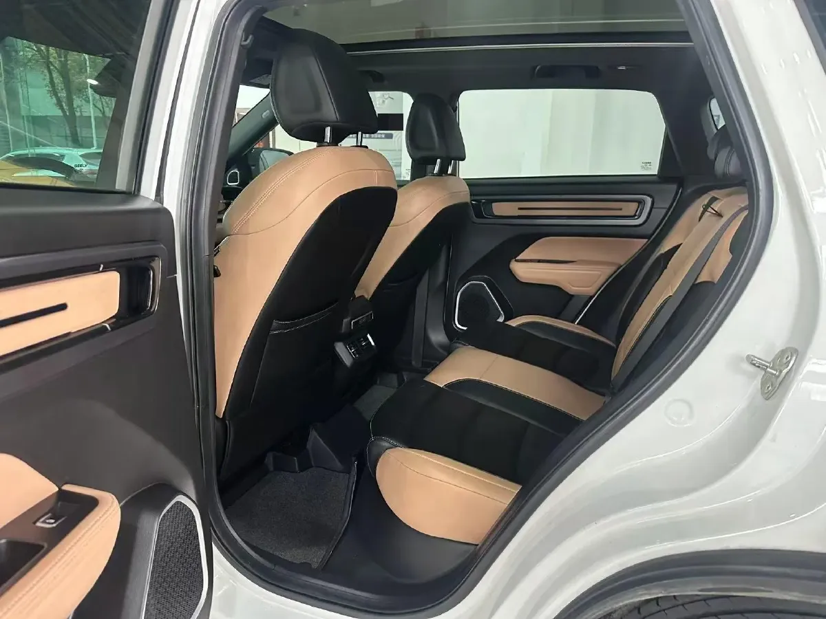 2023 Geely ICON 1.5T 181HP L4 7DCT,autocango,china used car exporter,china ev exporter,chinese used car exporter,chinese used ev exporter