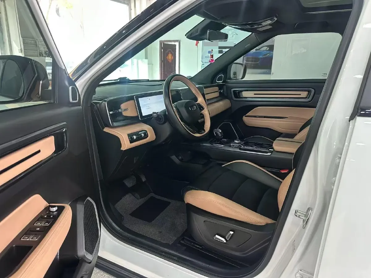 2023 Geely ICON 1.5T 181HP L4 7DCT,autocango,china used car exporter,china ev exporter,chinese used car exporter,chinese used ev exporter