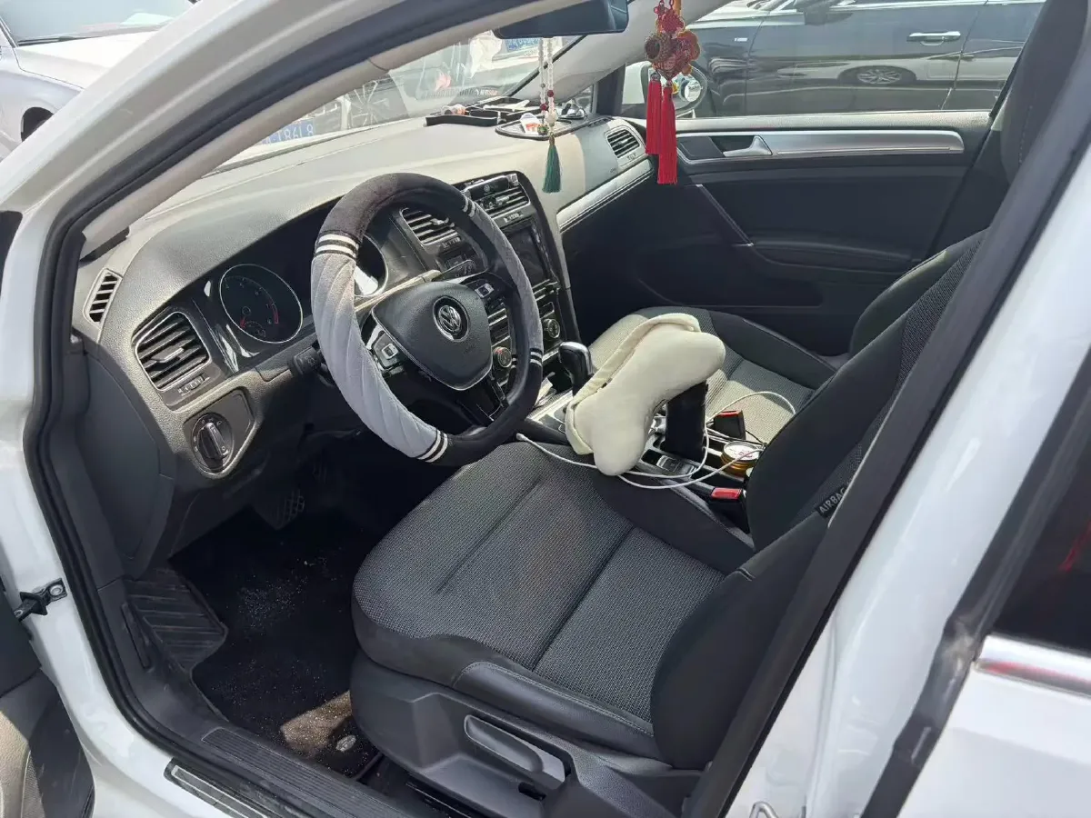 2019 Volkswagen Golf 1.6L 110HP L4 6AT,autocango,china used car exporter,china ev exporter,chinese used car exporter,chinese used ev exporter