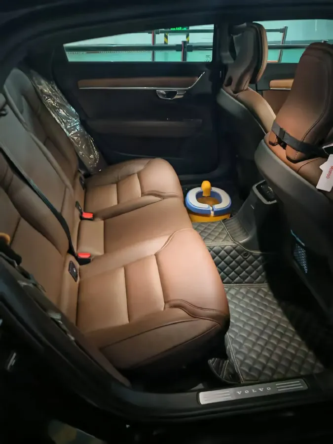 2025 Volvo S90 PHEV 2.0T 310HP L4 8AT PHEV 18.831KWH,autocango,china used car exporter,china ev exporter,chinese used car exporter,chinese used ev exporter