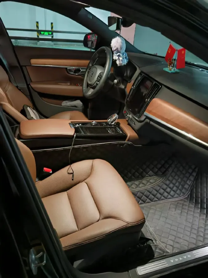 2025 Volvo S90 PHEV 2.0T 310HP L4 8AT PHEV 18.831KWH,autocango,china used car exporter,china ev exporter,chinese used car exporter,chinese used ev exporter