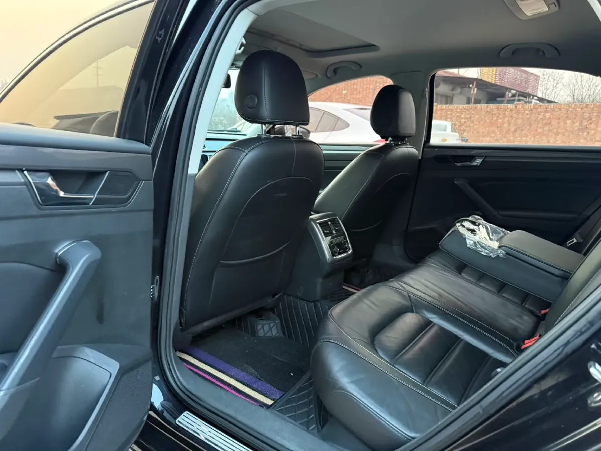 2017 Volkswagen Passat 1.8T 180HP L4 7DCT,autocango,china used car exporter,china ev exporter,chinese used car exporter,chinese used ev exporter