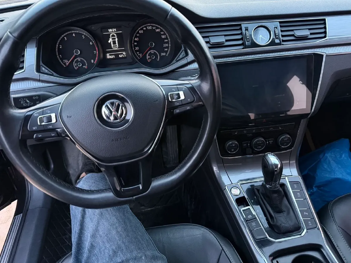 2017 Volkswagen Passat 1.8T 180HP L4 7DCT,autocango,china used car exporter,china ev exporter,chinese used car exporter,chinese used ev exporter