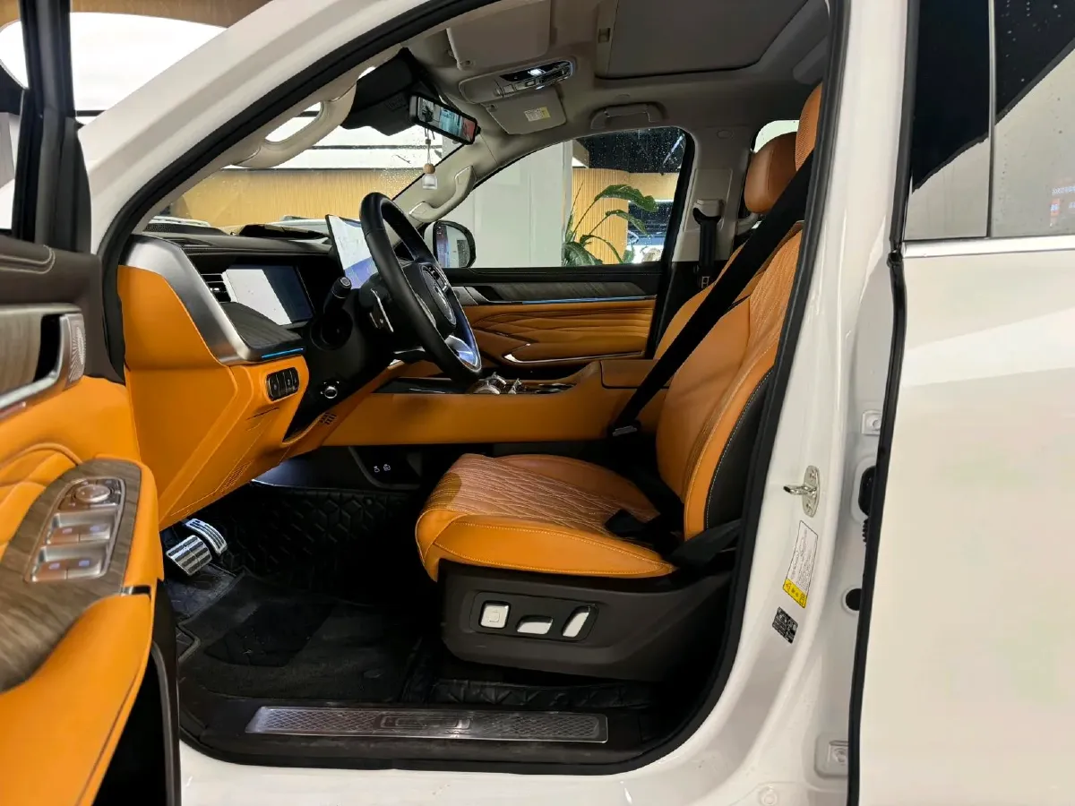 2026 Tank 500 2.0T 252HP L4 9AT PHEV,autocango,china used car exporter,china ev exporter,chinese used car exporter,chinese used ev exporter