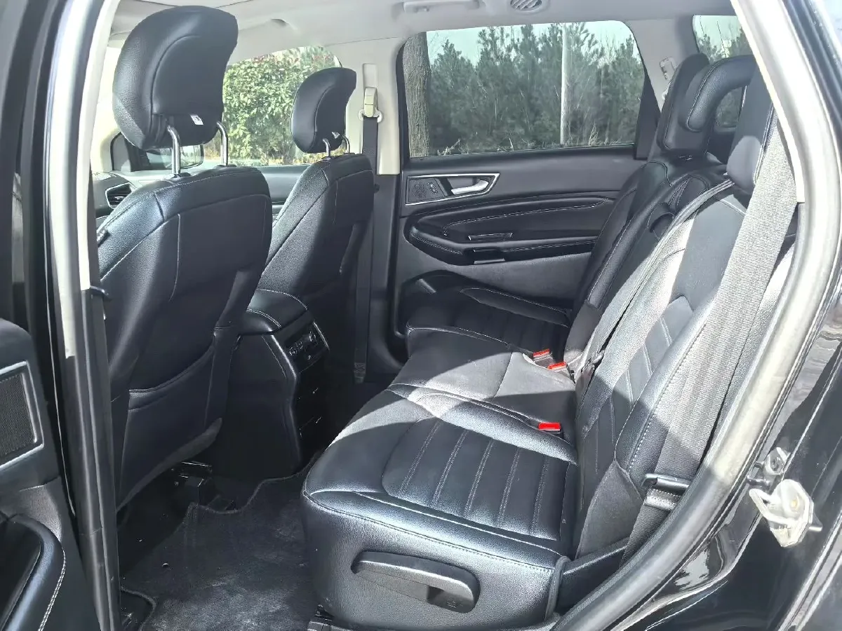 2018 Ford Edge 2.0T 245HP L4 6AT,autocango,china used car exporter,china ev exporter,chinese used car exporter,chinese used ev exporter