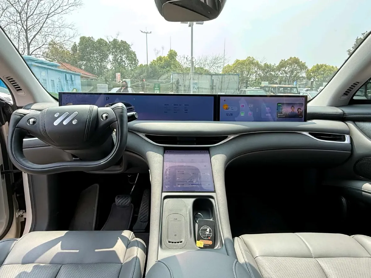 2025 IM LS6 BEV 83KWH,autocango,china used car exporter,china ev exporter,chinese used car exporter,chinese used ev exporter