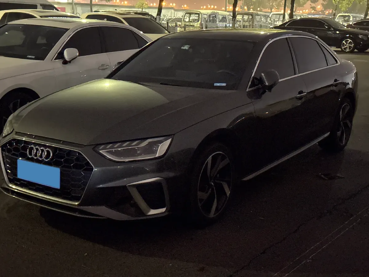 2023 Audi A4L 2.0T 190HP L4 7DCT,autocango,china used car exporter,china ev exporter,chinese used car exporter,chinese used ev exporter