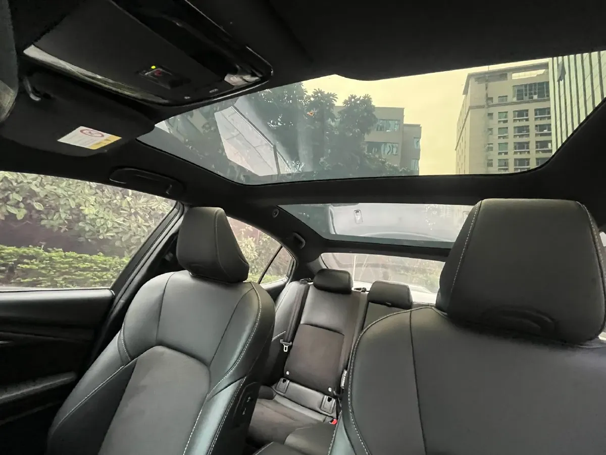 2024 Toyota Camry 2.0L 152HP L4 E-CVT Hybrid,autocango,china used car exporter,china ev exporter,chinese used car exporter,chinese used ev exporter