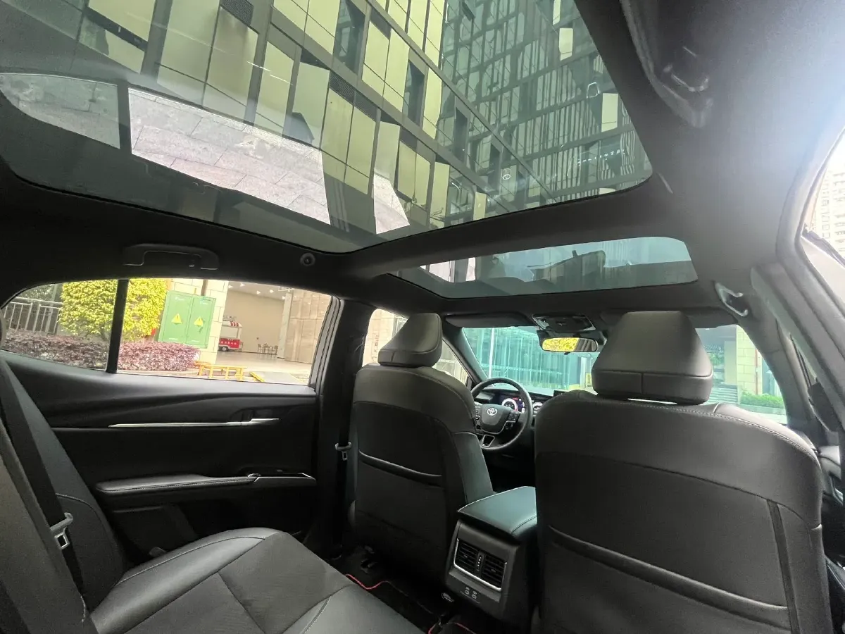 2024 Toyota Camry 2.0L 152HP L4 E-CVT Hybrid,autocango,china used car exporter,china ev exporter,chinese used car exporter,chinese used ev exporter