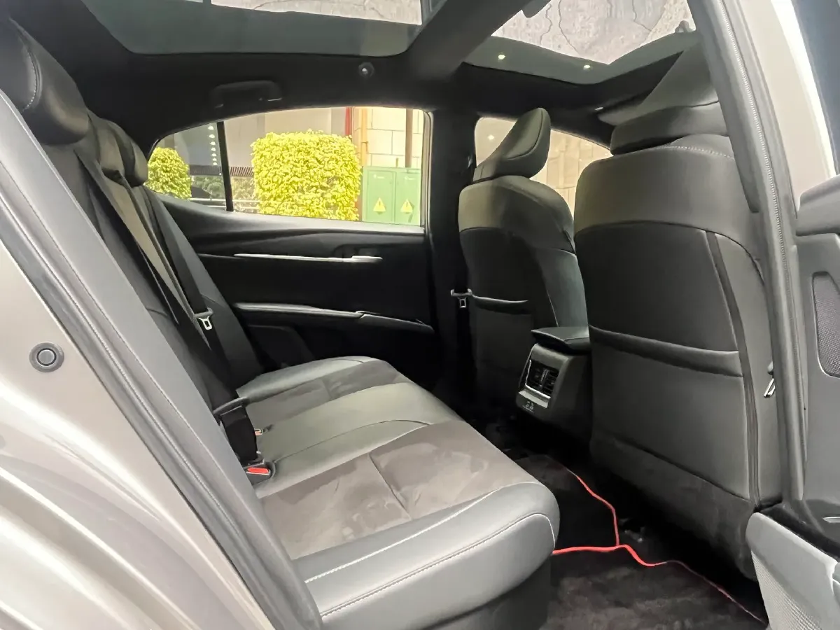 2024 Toyota Camry 2.0L 152HP L4 E-CVT Hybrid,autocango,china used car exporter,china ev exporter,chinese used car exporter,chinese used ev exporter