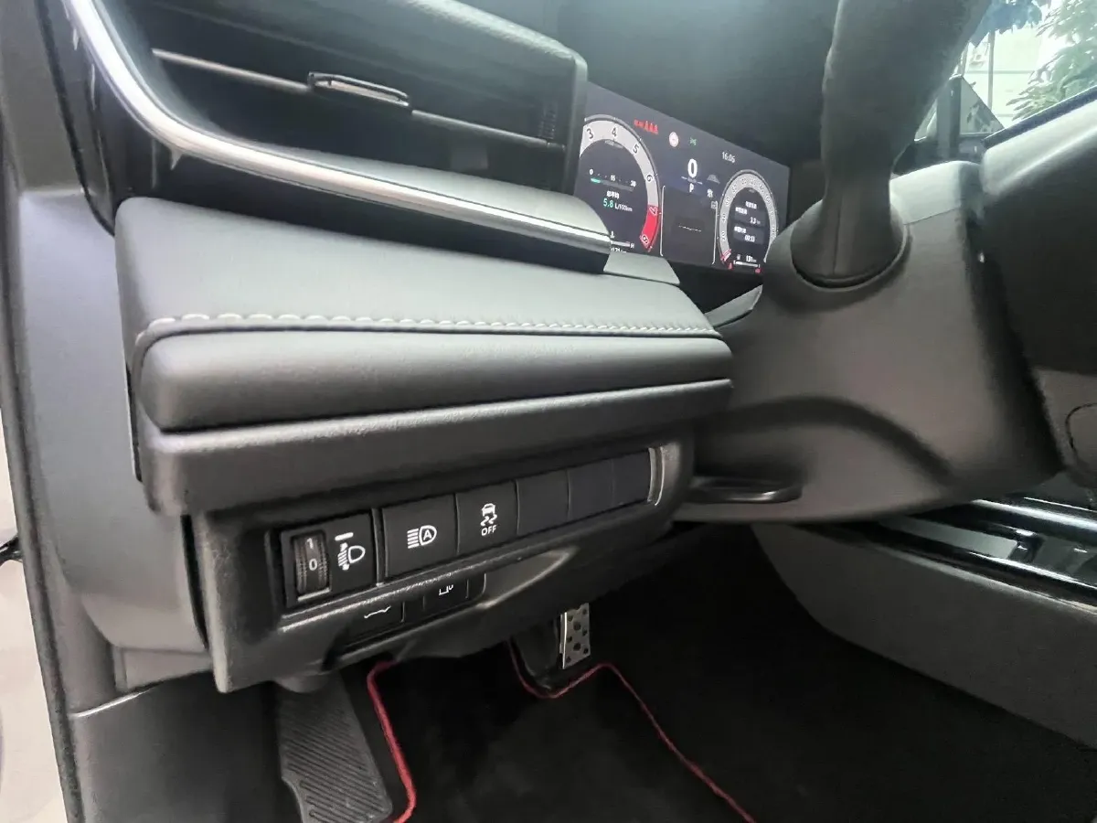 2024 Toyota Camry 2.0L 152HP L4 E-CVT Hybrid,autocango,china used car exporter,china ev exporter,chinese used car exporter,chinese used ev exporter