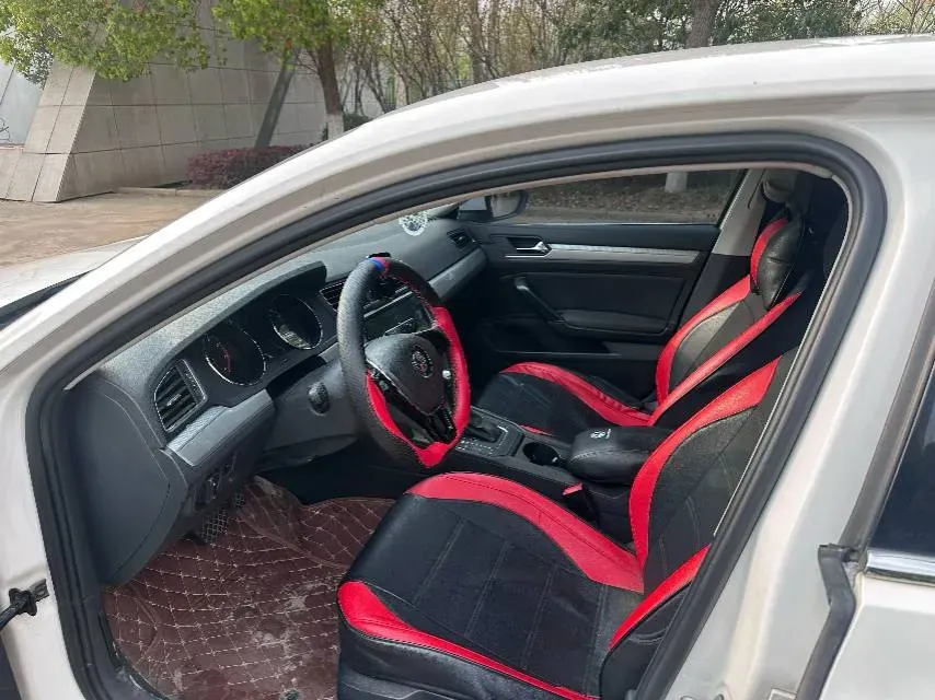 2019 Volkswagen T-Cross 1.4T 150HP L4 7DCT,autocango,china used car exporter,china ev exporter,chinese used car exporter,chinese used ev exporter