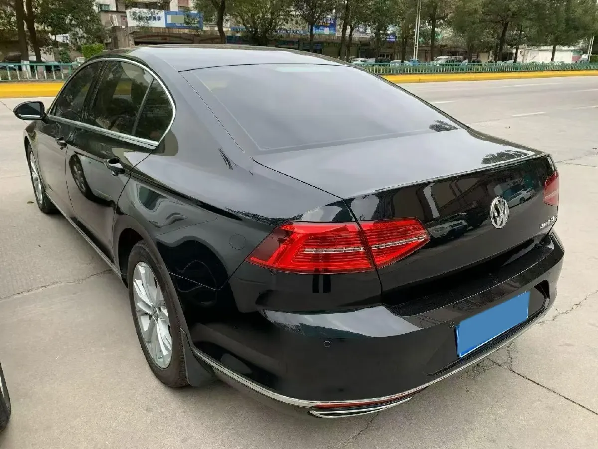 2018 Volkswagen Magotan 1.8T 180HP L4 7DCT,autocango,china used car exporter,china ev exporter,chinese used car exporter,chinese used ev exporter