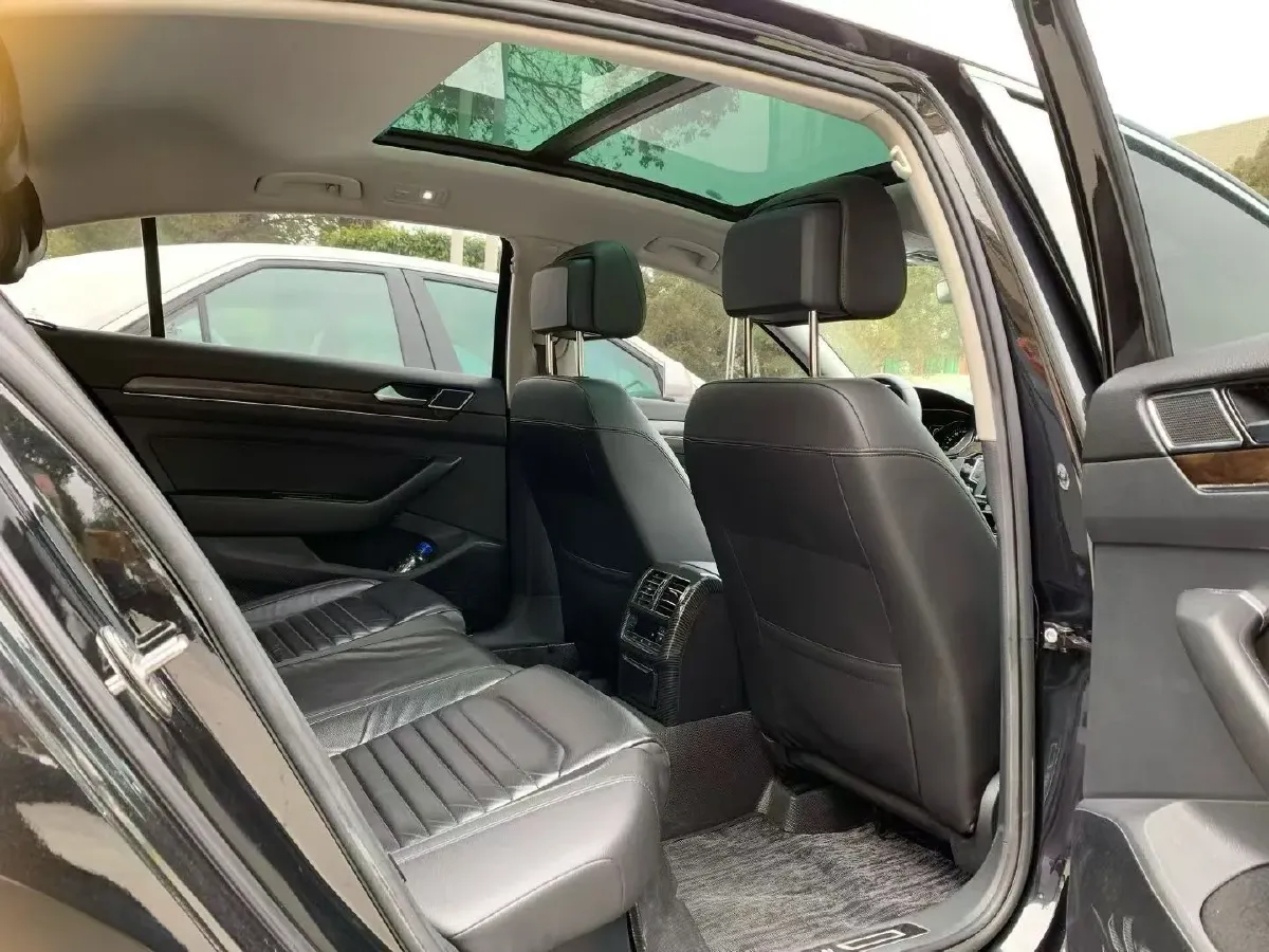 2018 Volkswagen Magotan 1.8T 180HP L4 7DCT,autocango,china used car exporter,china ev exporter,chinese used car exporter,chinese used ev exporter