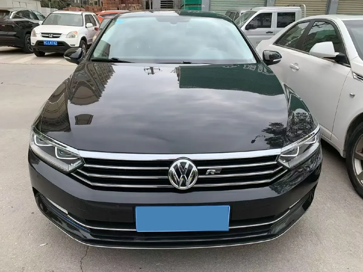 2018 Volkswagen Magotan 1.8T 180HP L4 7DCT,autocango,china used car exporter,china ev exporter,chinese used car exporter,chinese used ev exporter