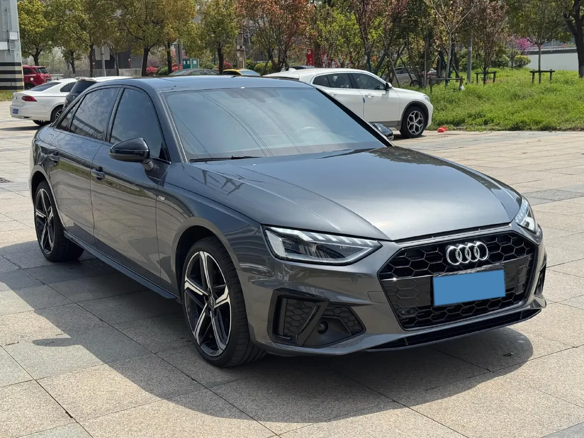 2023 Audi A4L 2.0T 190HP L4 7DCT,autocango,china used car exporter,china ev exporter,chinese used car exporter,chinese used ev exporter