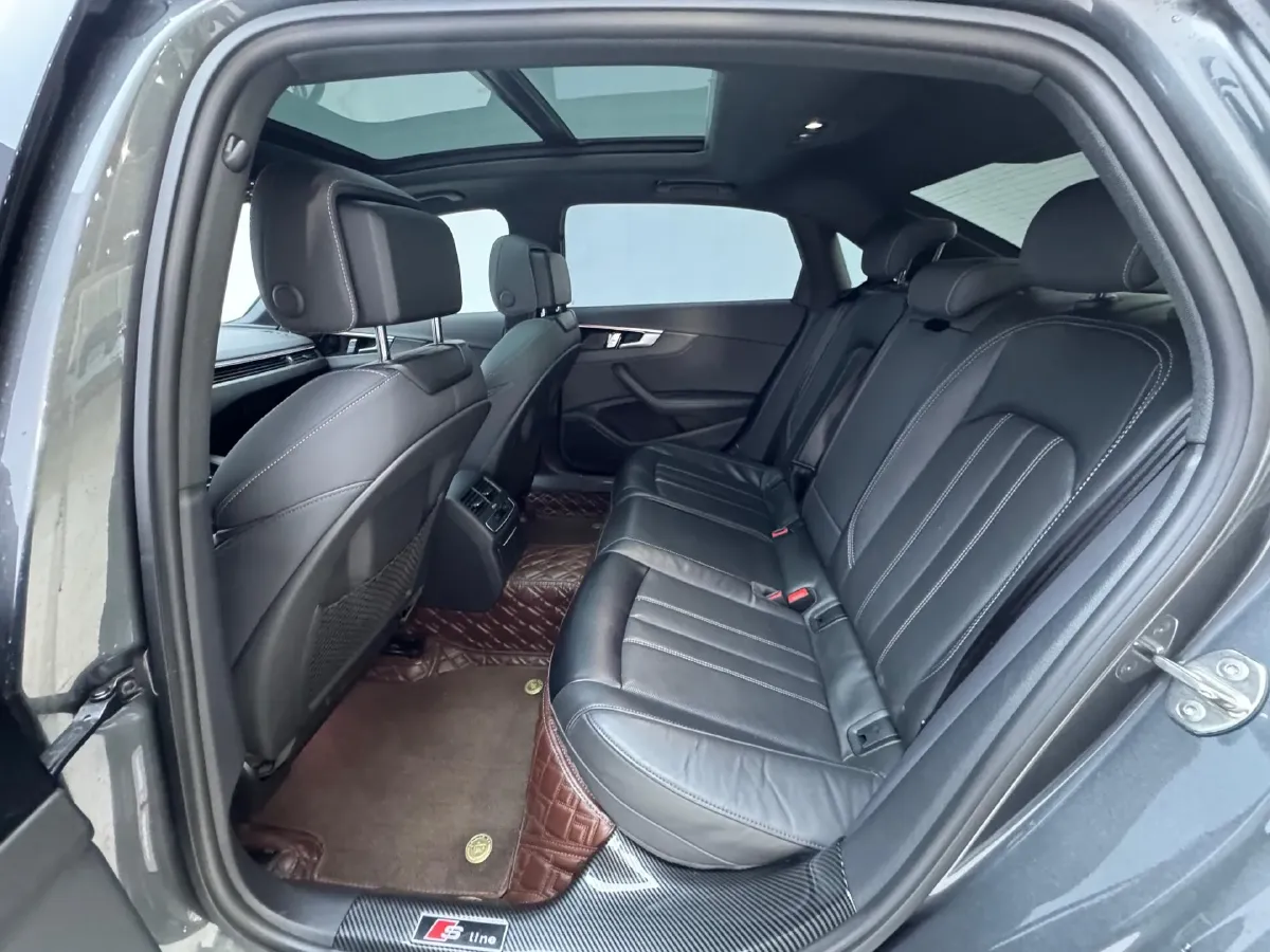 2023 Audi A4L 2.0T 190HP L4 7DCT,autocango,china used car exporter,china ev exporter,chinese used car exporter,chinese used ev exporter