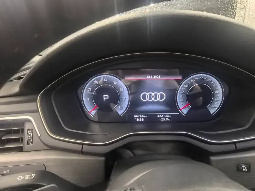 2023 Audi A4L 2.0T 190HP L4 7DCT,autocango,china used car exporter,china ev exporter,chinese used car exporter,chinese used ev exporter