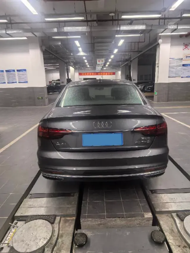 2023 Audi A4L 2.0T 190HP L4 7DCT,autocango,china used car exporter,china ev exporter,chinese used car exporter,chinese used ev exporter