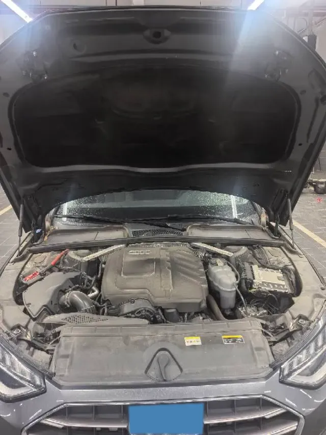 2023 Audi A4L 2.0T 190HP L4 7DCT,autocango,china used car exporter,china ev exporter,chinese used car exporter,chinese used ev exporter