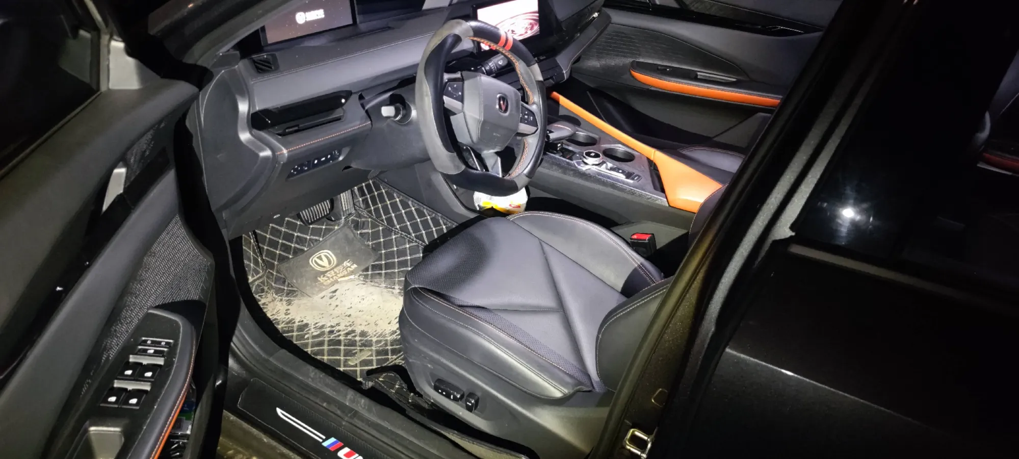 2023 ChangAn UNI-V iDD 1.5T 170HP L4 6TCT PHEV 18.4KWH,autocango,china used car exporter,china ev exporter,chinese used car exporter,chinese used ev exporter