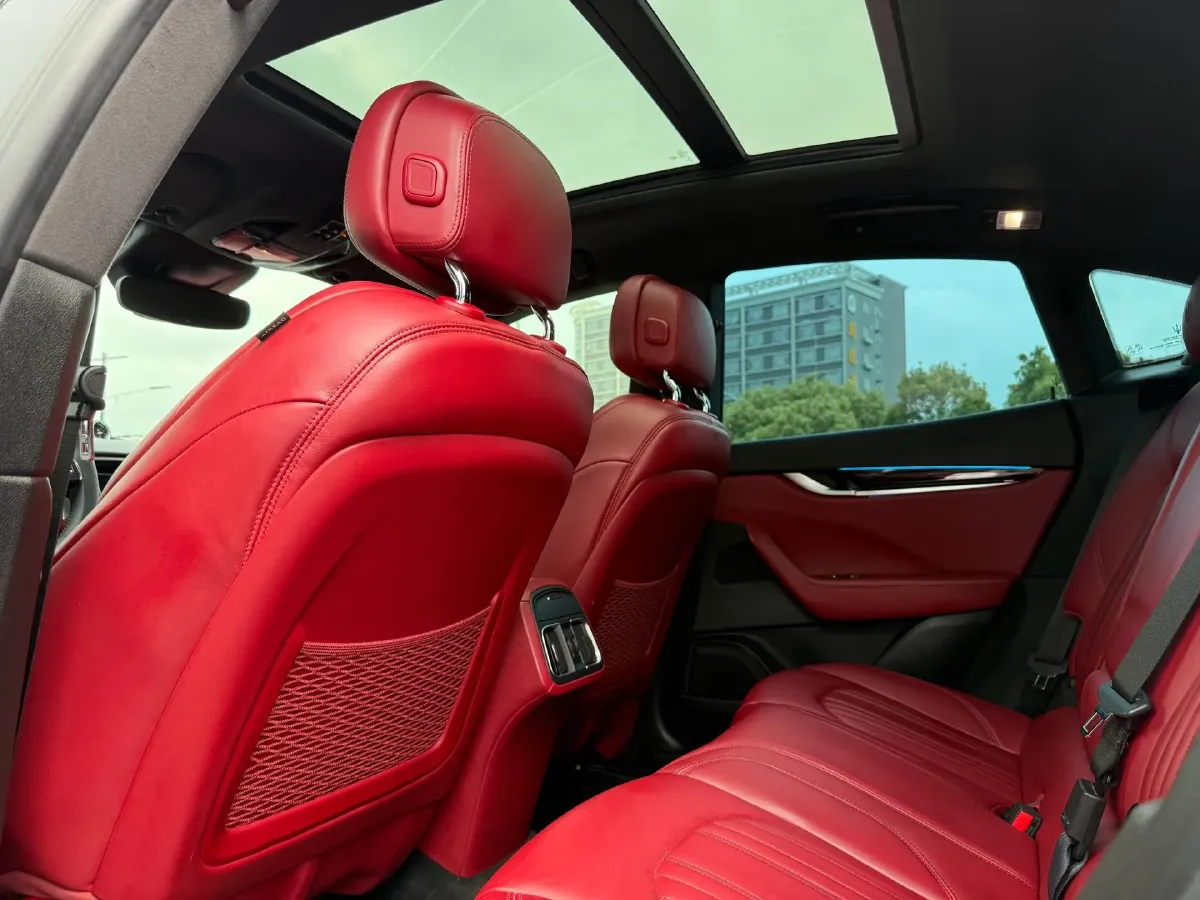 2018 Maserati Levante 3.0T 350HP V6 8AT,autocango,china used car exporter,china ev exporter,chinese used car exporter,chinese used ev exporter