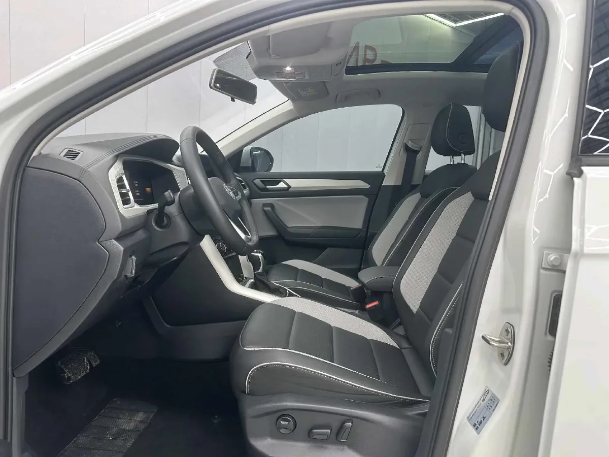 2023 Volkswagen T-Roc 1.4T 150HP L4 7DCT,autocango,china used car exporter,china ev exporter,chinese used car exporter,chinese used ev exporter