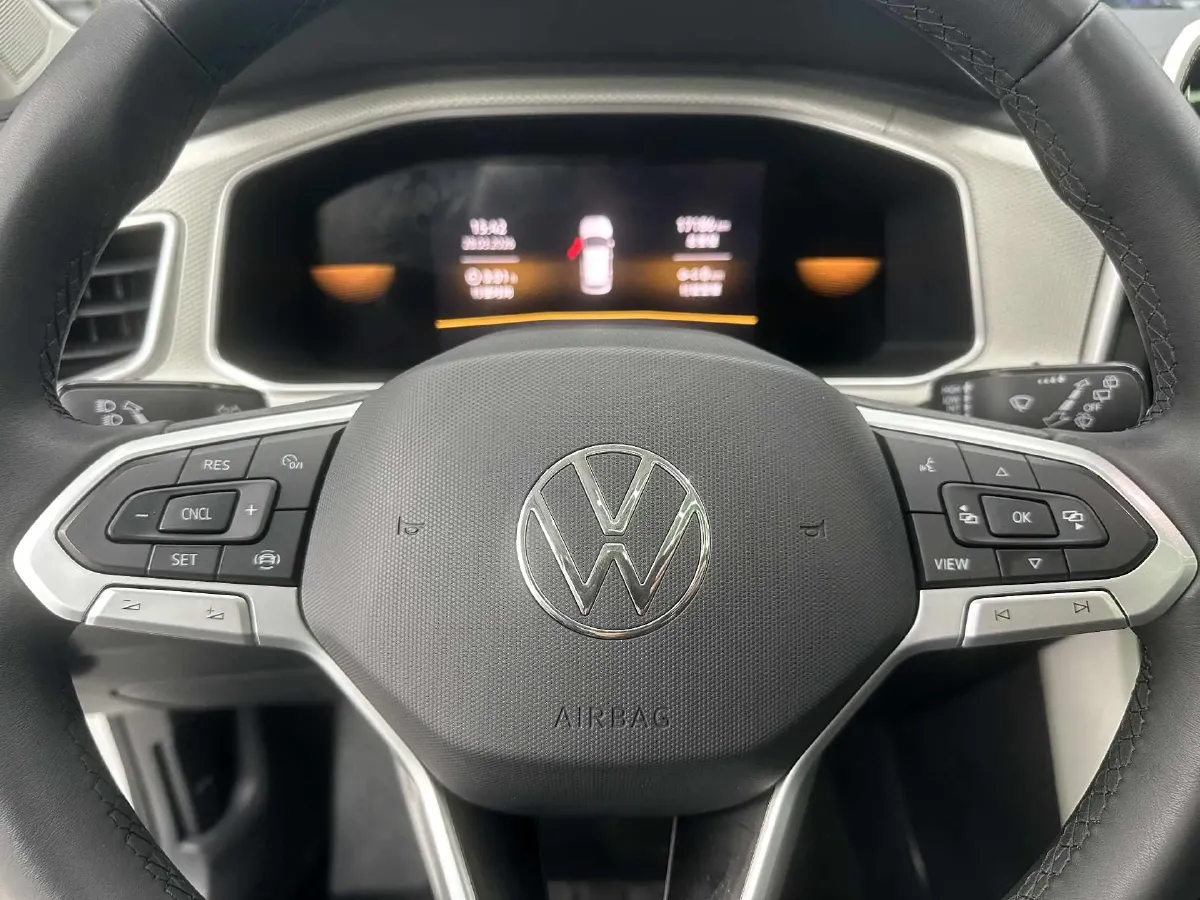 2023 Volkswagen T-Roc 1.4T 150HP L4 7DCT,autocango,china used car exporter,china ev exporter,chinese used car exporter,chinese used ev exporter