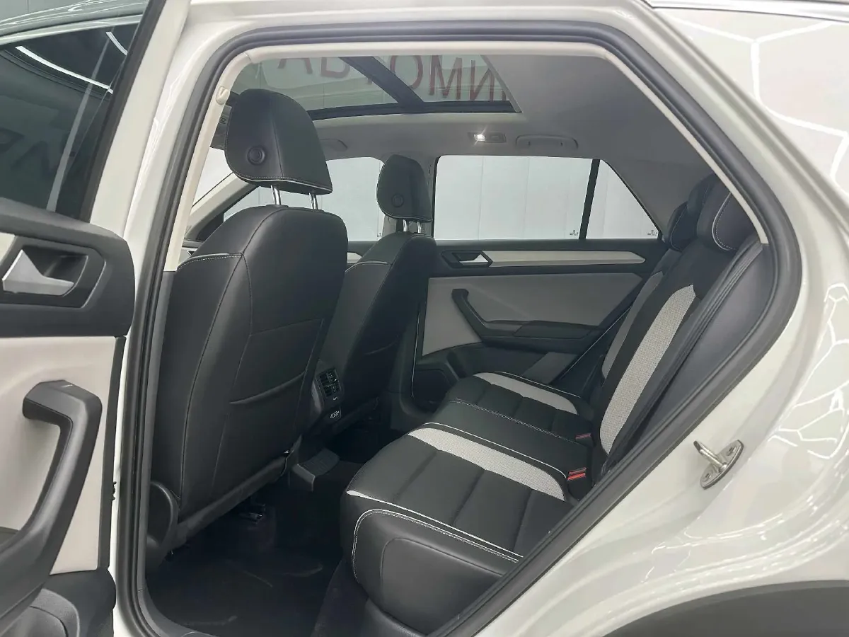 2023 Volkswagen T-Roc 1.4T 150HP L4 7DCT,autocango,china used car exporter,china ev exporter,chinese used car exporter,chinese used ev exporter