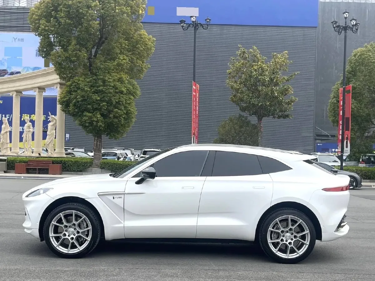 2020 Aston Martin DBX 4.0T 550HP V8 9AT,autocango,china used car exporter,china ev exporter,chinese used car exporter,chinese used ev exporter