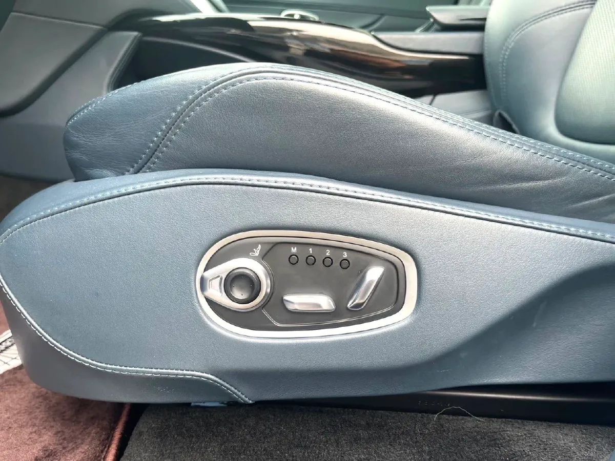 2020 Aston Martin DBX 4.0T 550HP V8 9AT,autocango,china used car exporter,china ev exporter,chinese used car exporter,chinese used ev exporter