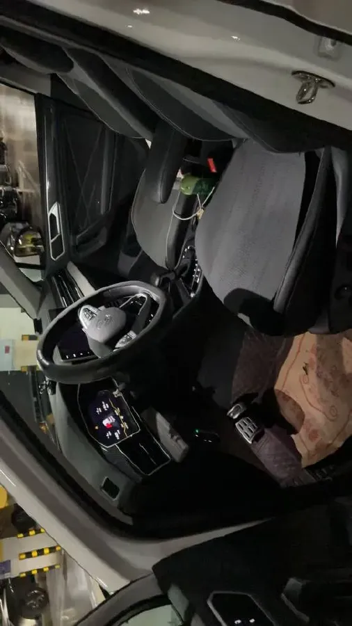 2024 Volkswagen Tiguan L 2.0T 186HP L4 7DCT,autocango,china used car exporter,china ev exporter,chinese used car exporter,chinese used ev exporter