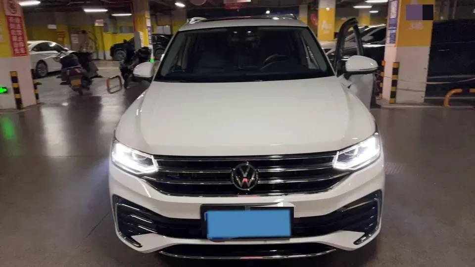 2024 Volkswagen Tiguan L 2.0T 186HP L4 7DCT,autocango,china used car exporter,china ev exporter,chinese used car exporter,chinese used ev exporter